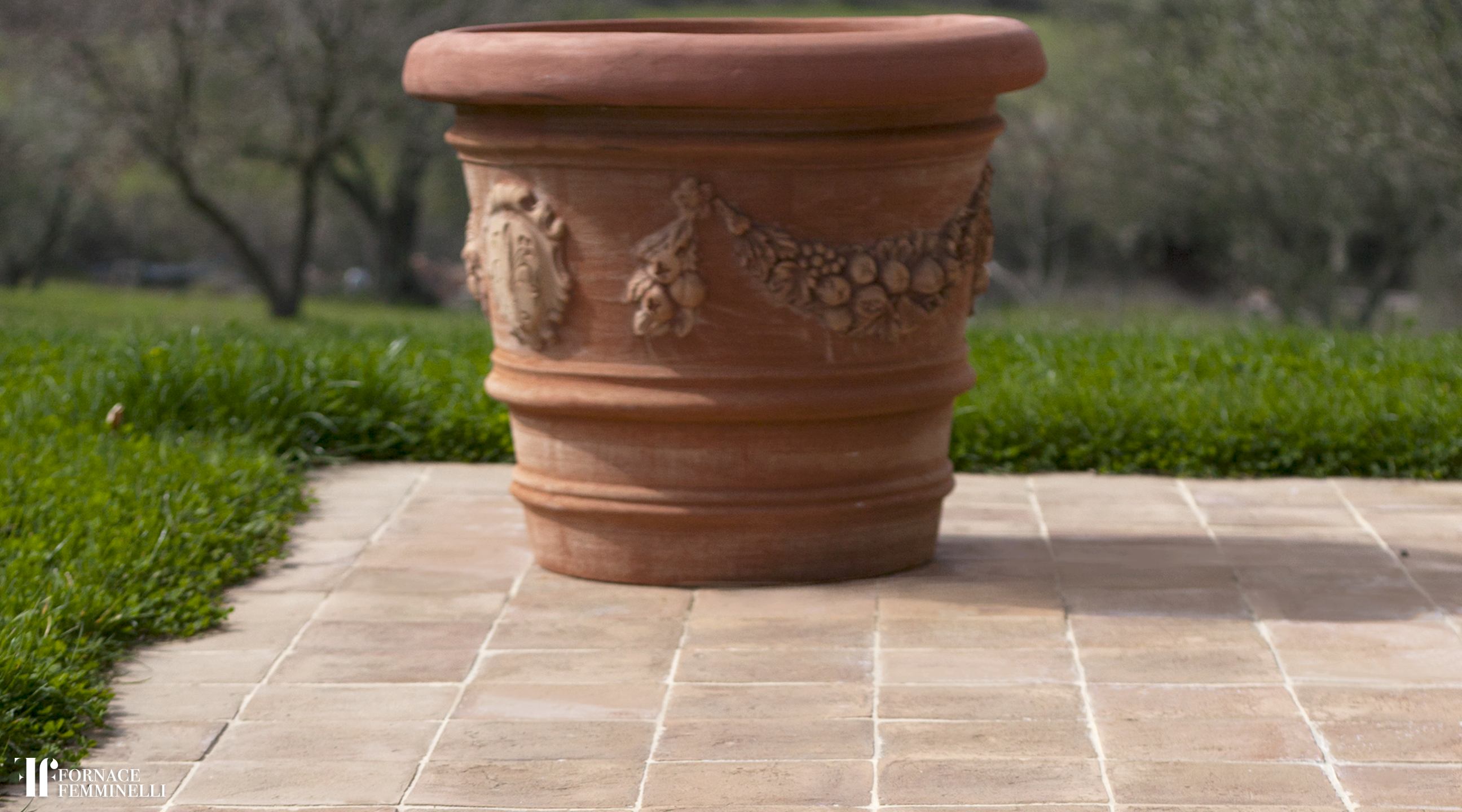 pavimenti esterni con vaso